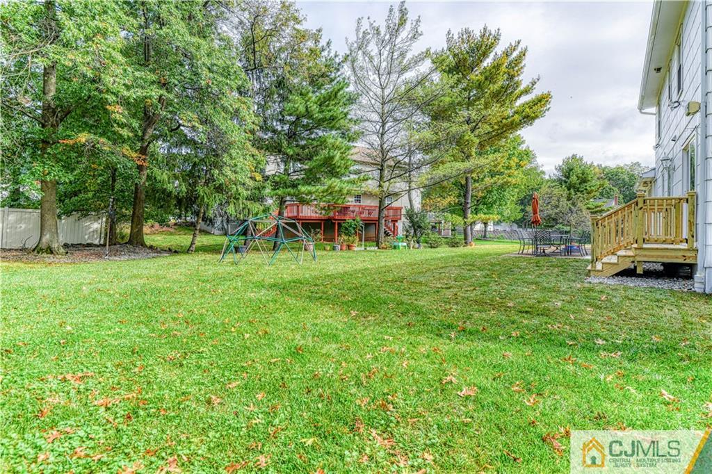 51 Meredith Road Edison, NJ 08817 - Photo 8 of 40