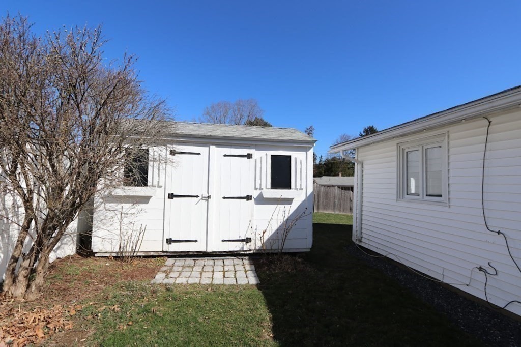 33 Eden Road Framingham, MA 01702 - Photo 5 of 28 Gallery Image 5