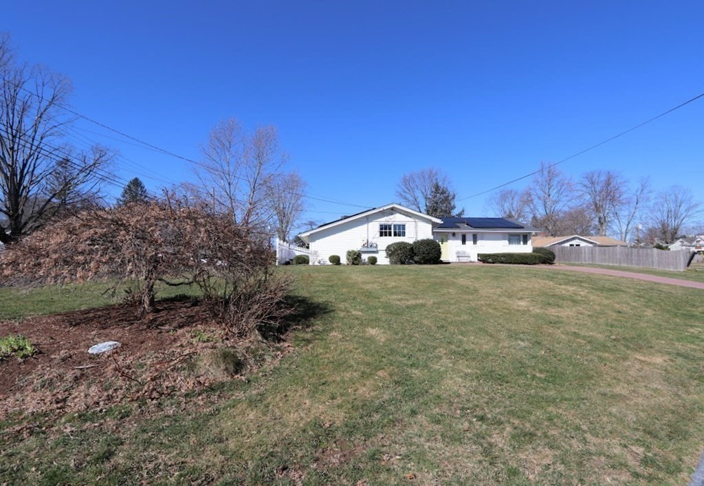 33 Eden Road Framingham, MA 01702 - Photo 6 of 28 Gallery Image 6