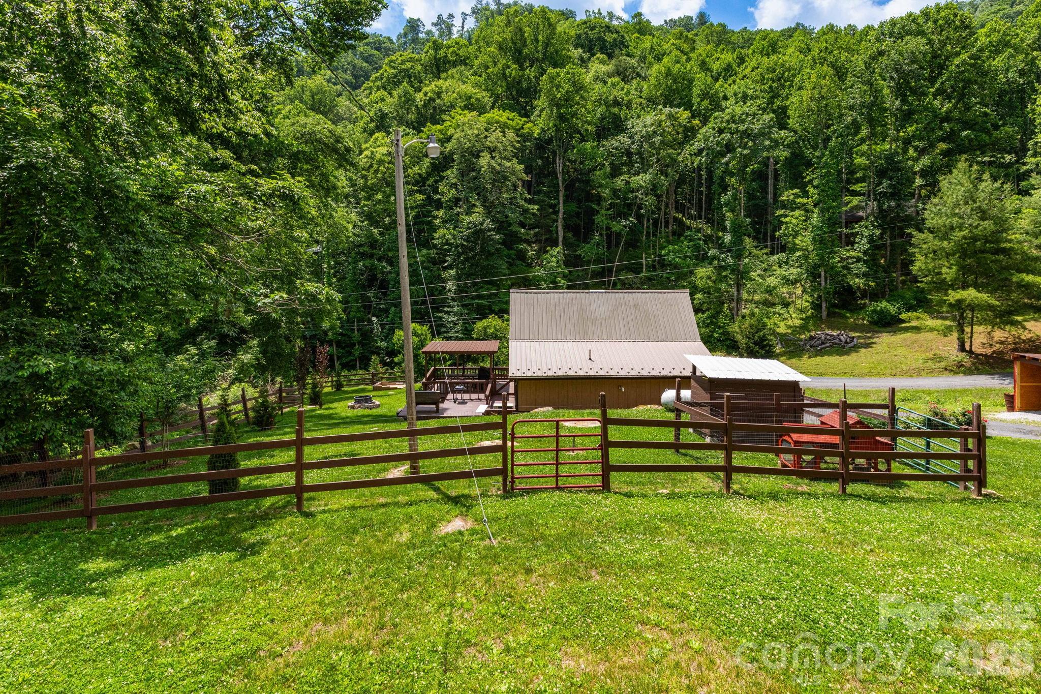 1014 Melton Branch Road Bakersville, NC 28705 - Photo 41 of 45