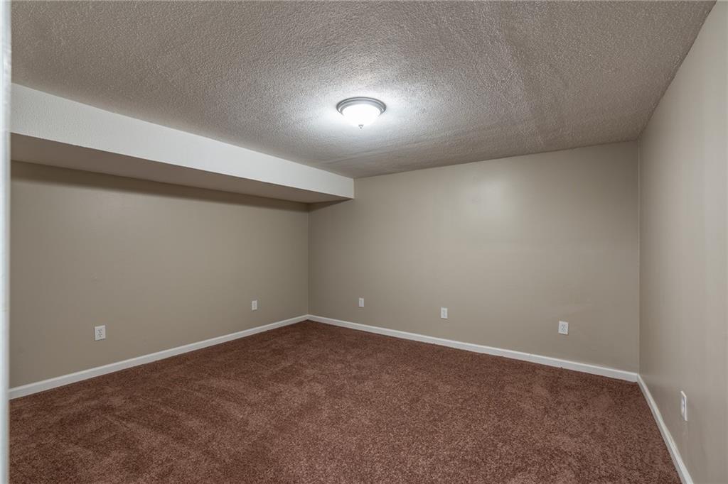 562 Filmore Road Pittsburgh, PA 15221 - Photo 23 of 25 a view of room