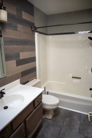 $120,000 | 1414 South Shores, Unit 1414, Sullivan, IL 61951