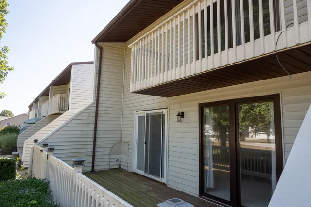 $120,000 | 1414 South Shores, Unit 1414, Sullivan, IL 61951