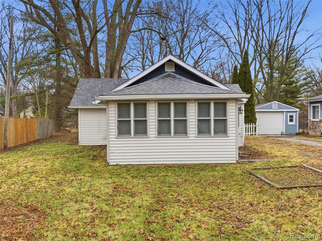 3161 Grant Road Rochester Hills, MI 48309 - Photo 3 of 10