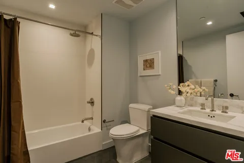 $3,745,000 | 702 North Doheny Drive, Unit TH8, West Hollywood, CA 90069