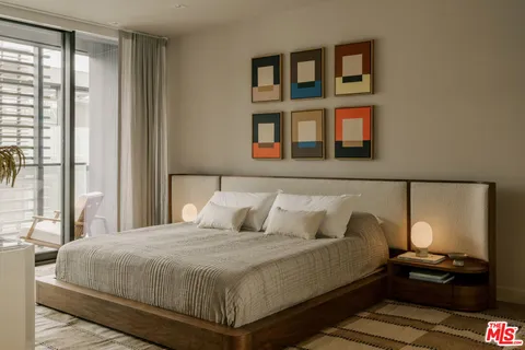 $3,745,000 | 702 North Doheny Drive, Unit TH8, West Hollywood, CA 90069