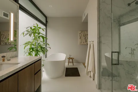 $3,745,000 | 702 North Doheny Drive, Unit TH8, West Hollywood, CA 90069