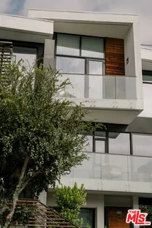 $3,745,000 | 702 North Doheny Drive, Unit TH8, West Hollywood, CA 90069