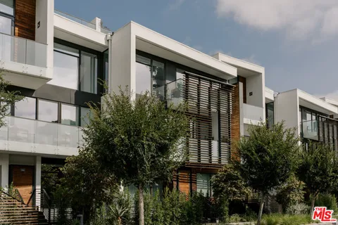 $3,745,000 | 702 North Doheny Drive, Unit TH8, West Hollywood, CA 90069