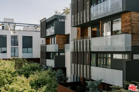 $3,745,000 | 702 North Doheny Drive, Unit TH8, West Hollywood, CA 90069