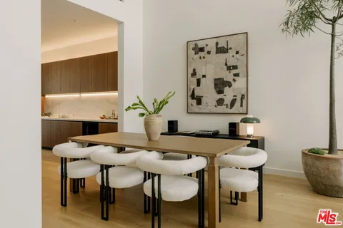 $3,745,000 | 702 North Doheny Drive, Unit TH8, West Hollywood, CA 90069