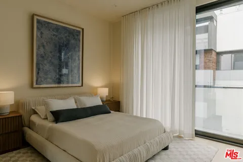 $3,745,000 | 702 North Doheny Drive, Unit TH8, West Hollywood, CA 90069