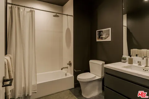 $3,745,000 | 702 North Doheny Drive, Unit TH8, West Hollywood, CA 90069