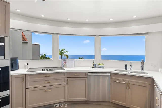 $4,650,000 | 766 Pelican Drive, Laguna Beach, CA 92651