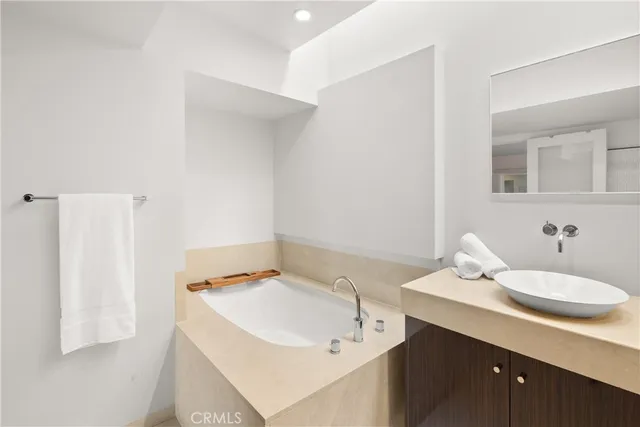 $4,650,000 | 766 Pelican Drive, Laguna Beach, CA 92651