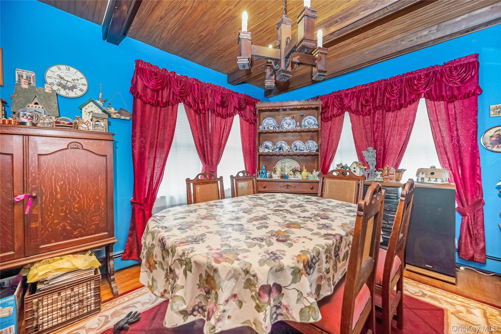 24 Bay 3rd Street Islip, NY 11751 - Photo 21 of 27 a very nice looking room with a large window