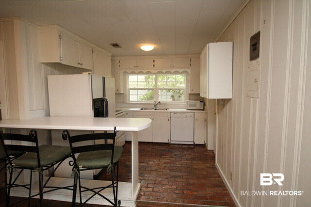 271 Border Drive West Mobile, AL 36608 - Photo 5 of 16 Breakfast Bar