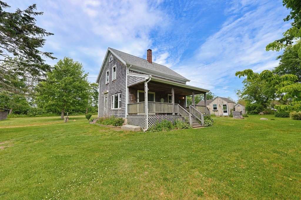 144 Horseneck Road Westport, MA 02790 - Photo 5 of 37