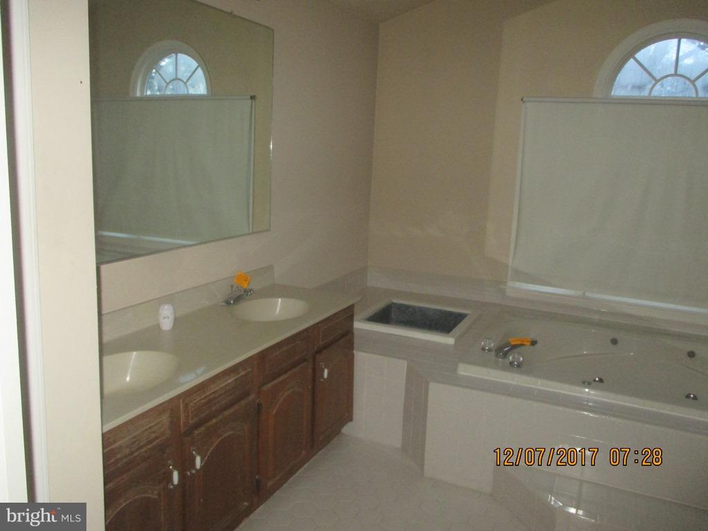 3801 Enterprise Road Bowie, MD 20721 - Photo 12 of 22 Bath (Master)