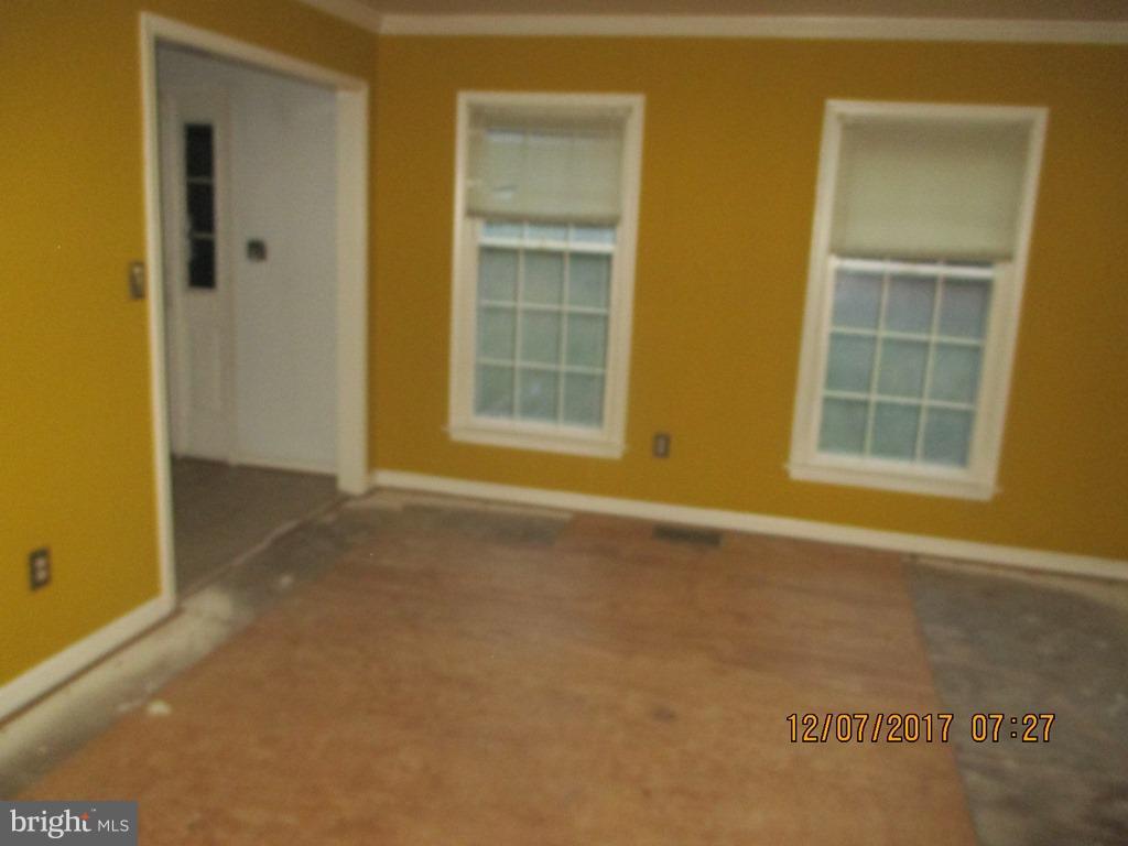 3801 Enterprise Road Bowie, MD 20721 - Photo 9 of 22 Living Room