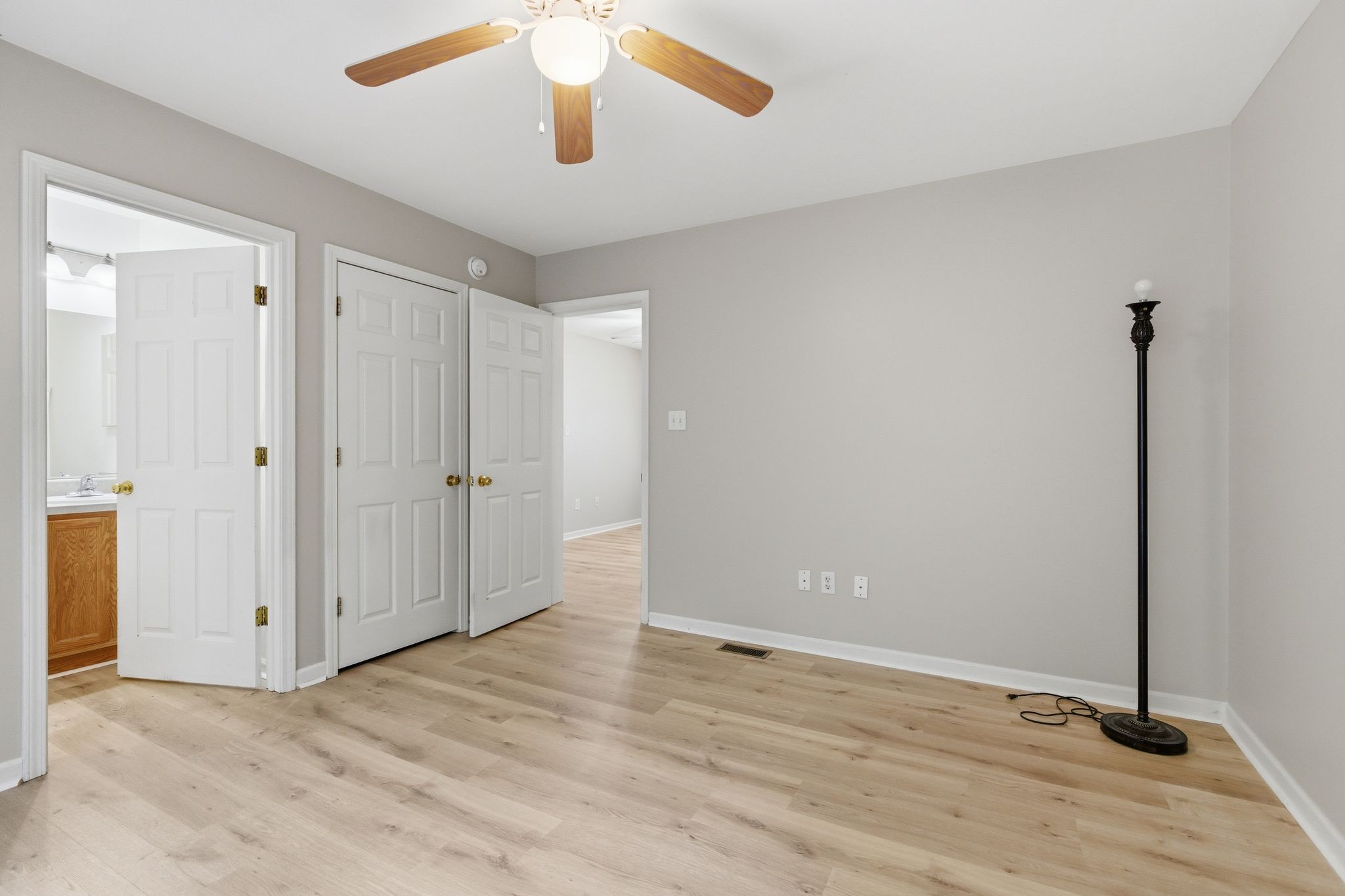 2642 Hibbitts Road Nashville, TN 37214 - Photo 18 of 29 wooden floor in an empty room
