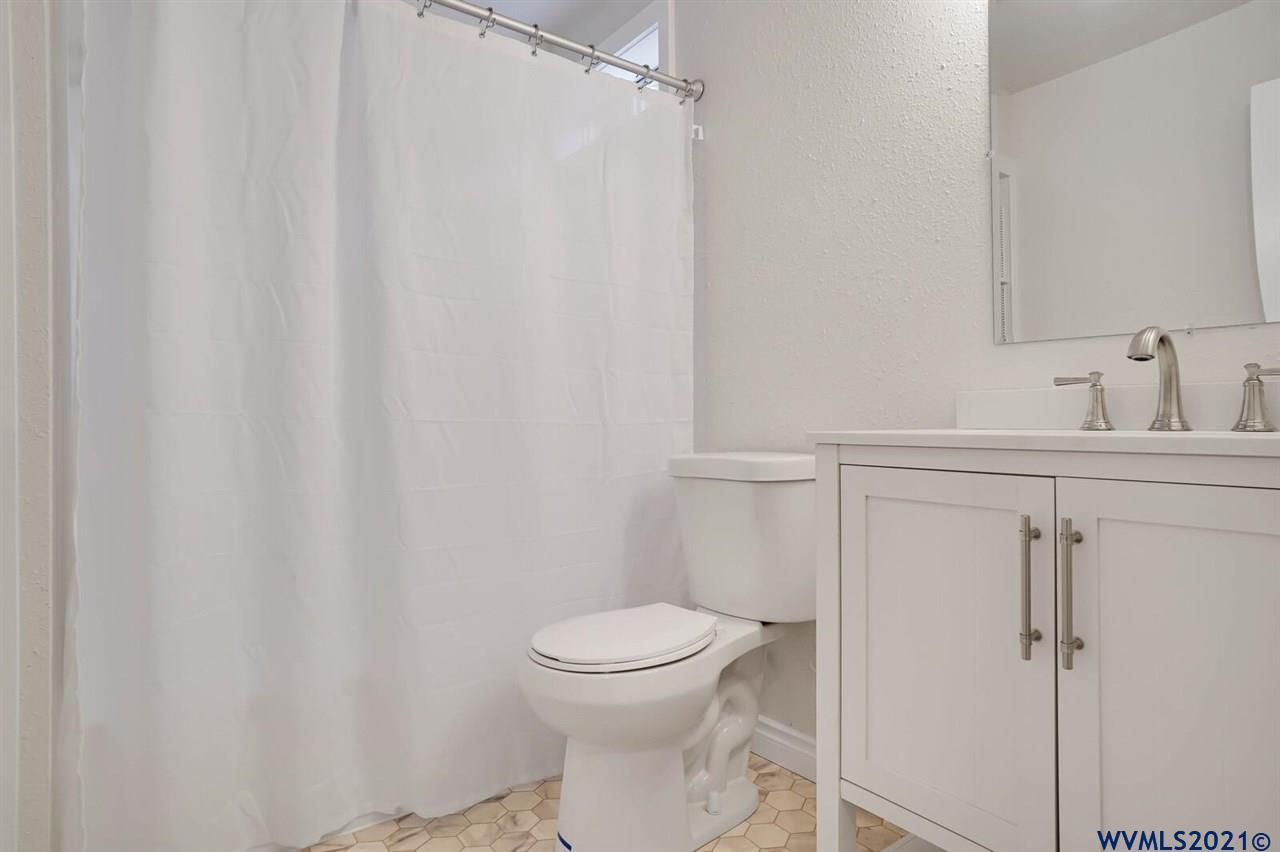 1321 Filbert Street Lebanon, OR 97355 - Photo 27 of 38 Gallery Image 27