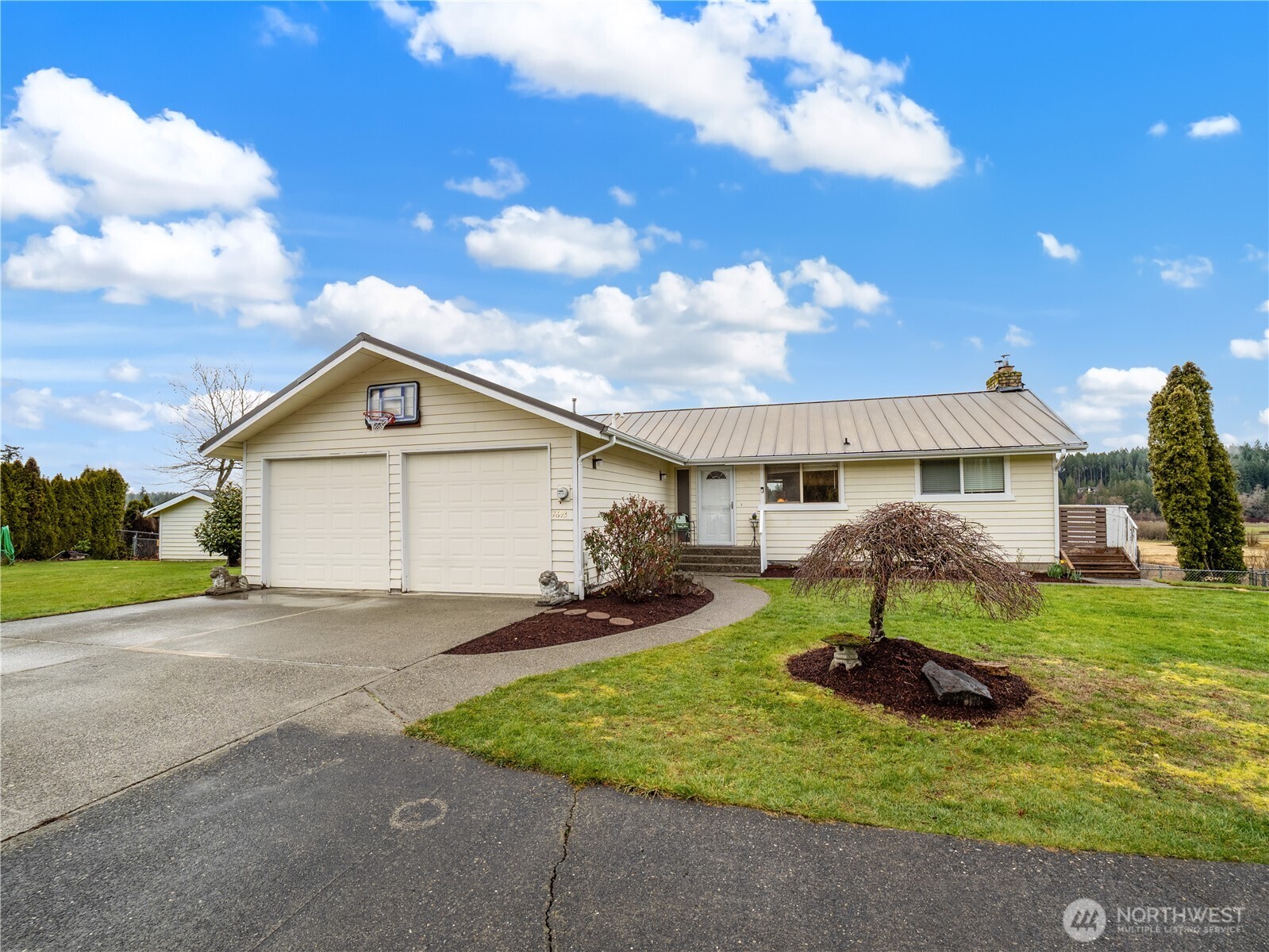 7693 Sidney Road Southwest Port Orchard, WA 98367 - Photo 2 of 40