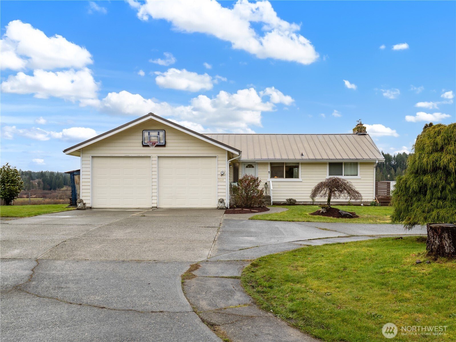 7693 Sidney Road Southwest Port Orchard, WA 98367 - Photo 3 of 40