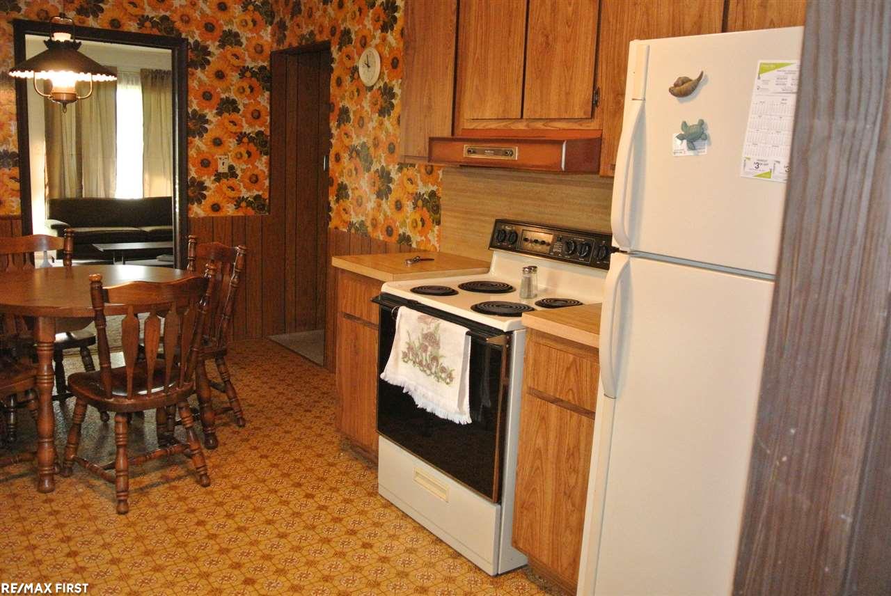 8668 Central Street Center Line, MI 48015 - Photo 18 of 27 31251954-17.JPG