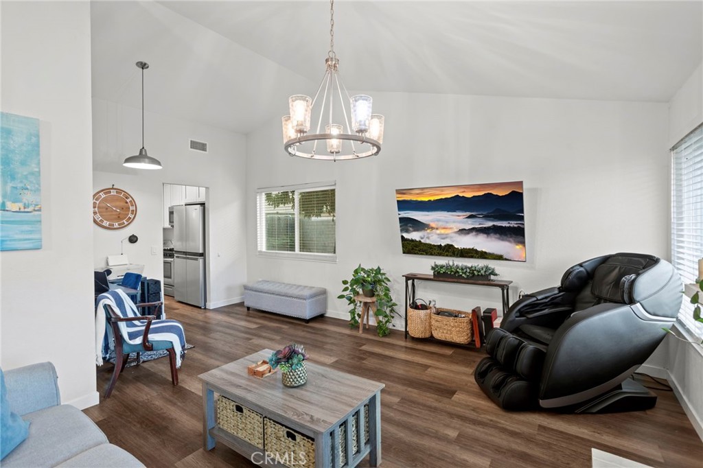 11262 Cullen Court Riverside, CA 92505 - Photo 6 of 34