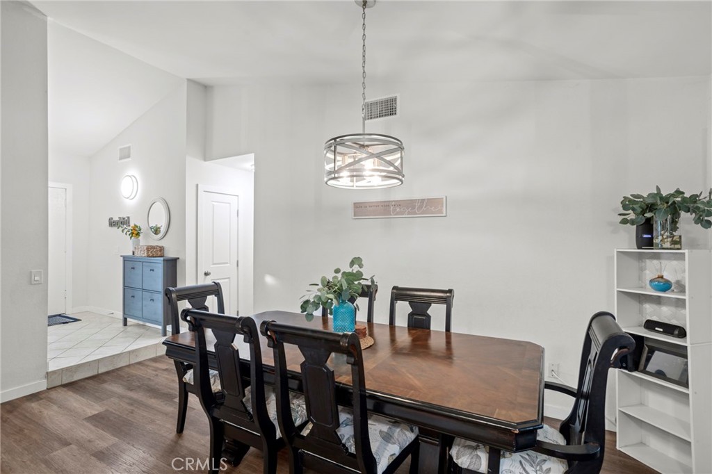 11262 Cullen Court Riverside, CA 92505 - Photo 9 of 34