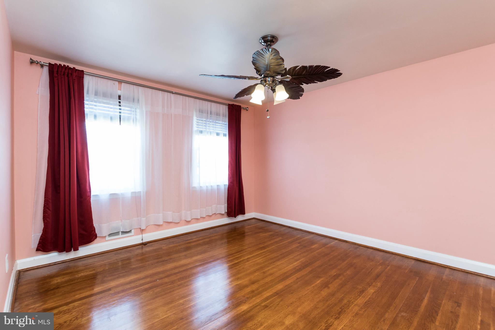 1515 Dellsway Road Baltimore, MD 21286 - Photo 13 of 29 Bedroom #1 with huge windows
