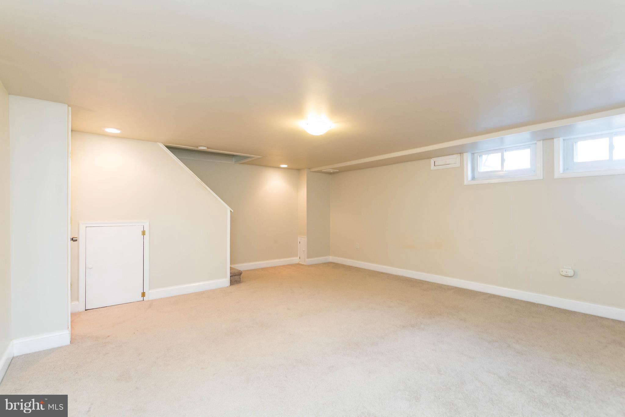 1515 Dellsway Road Baltimore, MD 21286 - Photo 22 of 29 Plenty of room for large screen tv or pool table