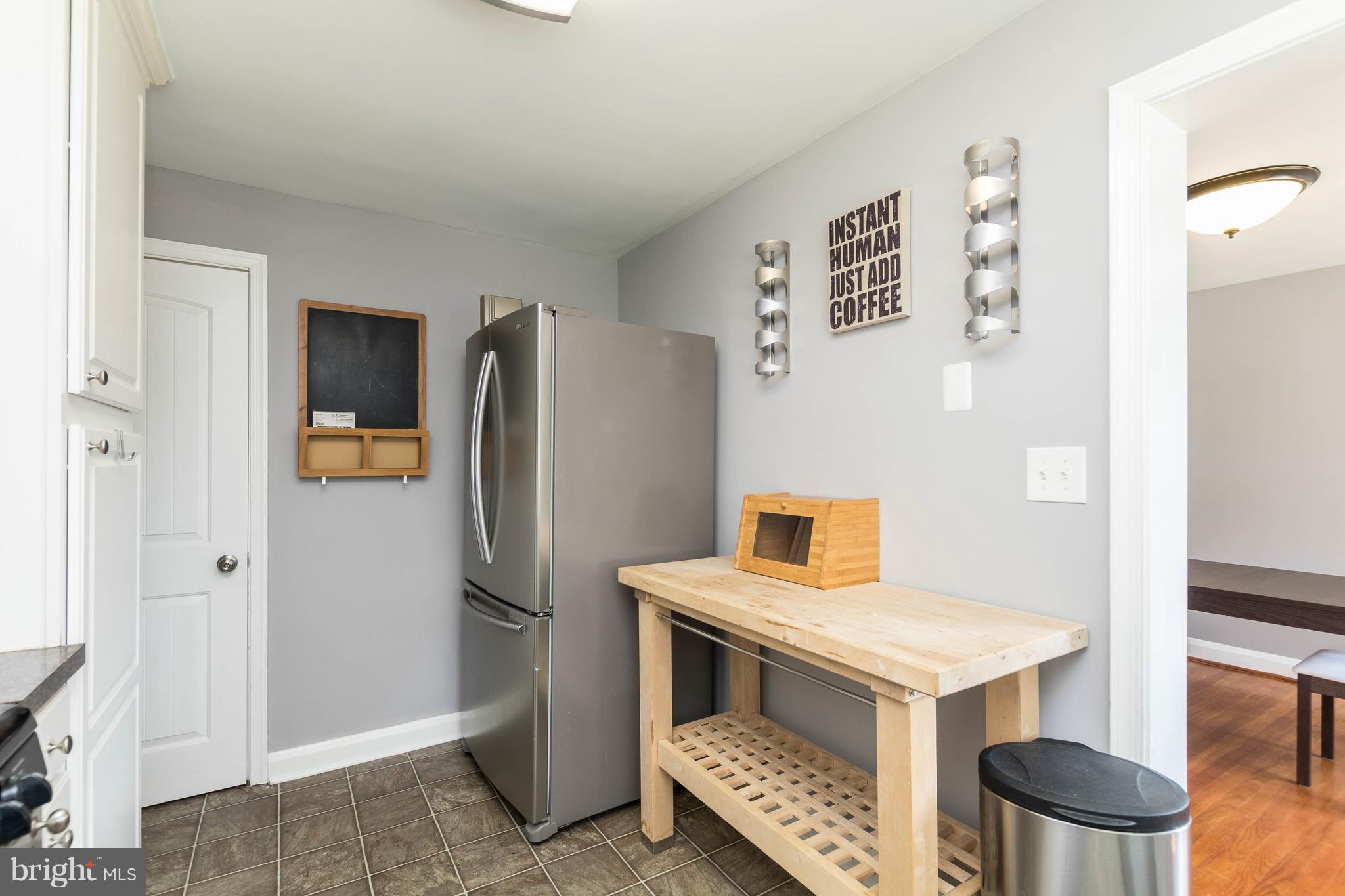 1515 Dellsway Road Baltimore, MD 21286 - Photo 9 of 29 Newer refrigerator!