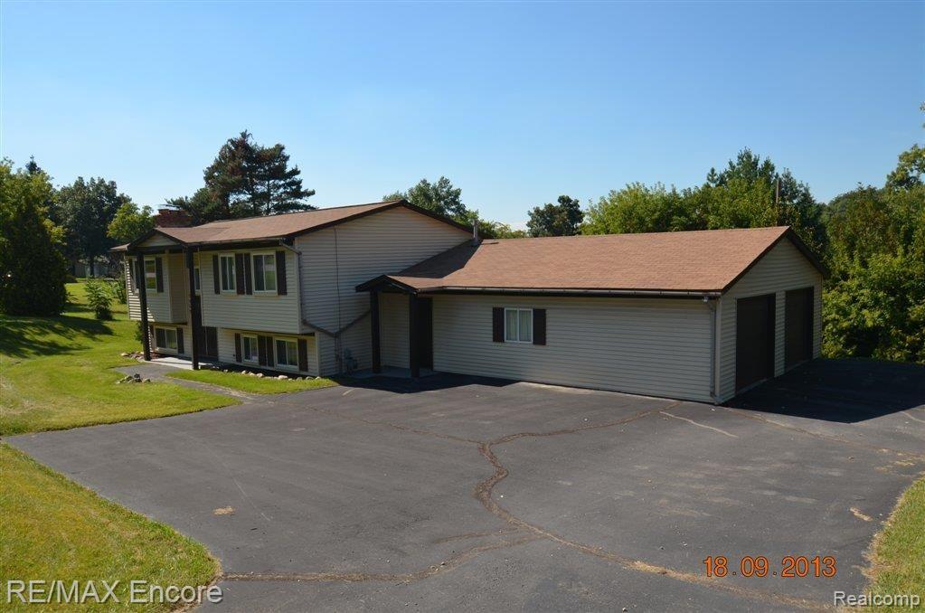 4862 Clarkston Road Clarkston, MI 48348 - Photo 3 of 28 FRONT 2