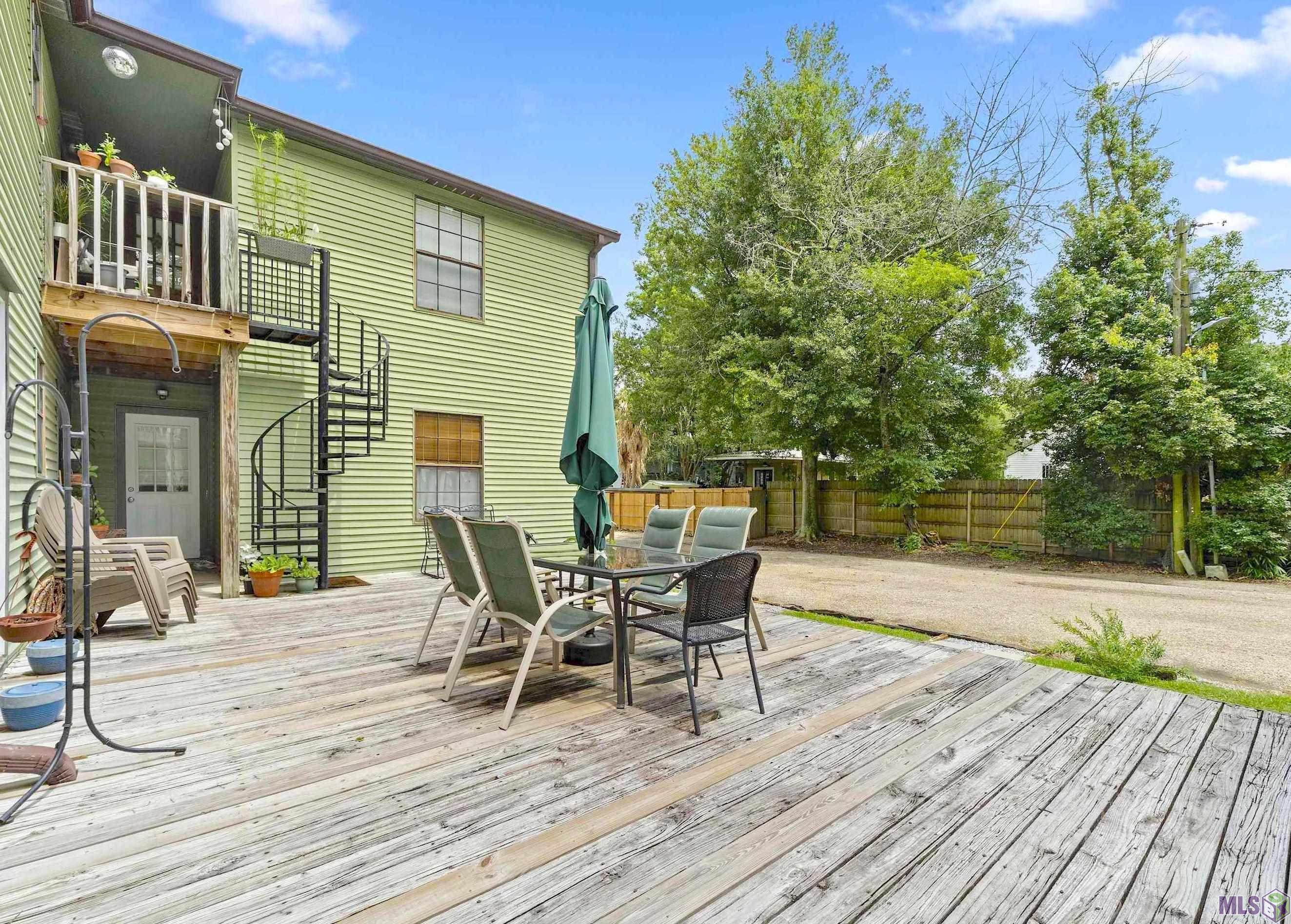 2954 Hundred Oaks Avenue, Unit 7 Baton Rouge, LA 70808 - Photo 5 of 5 Back Patio & Parking