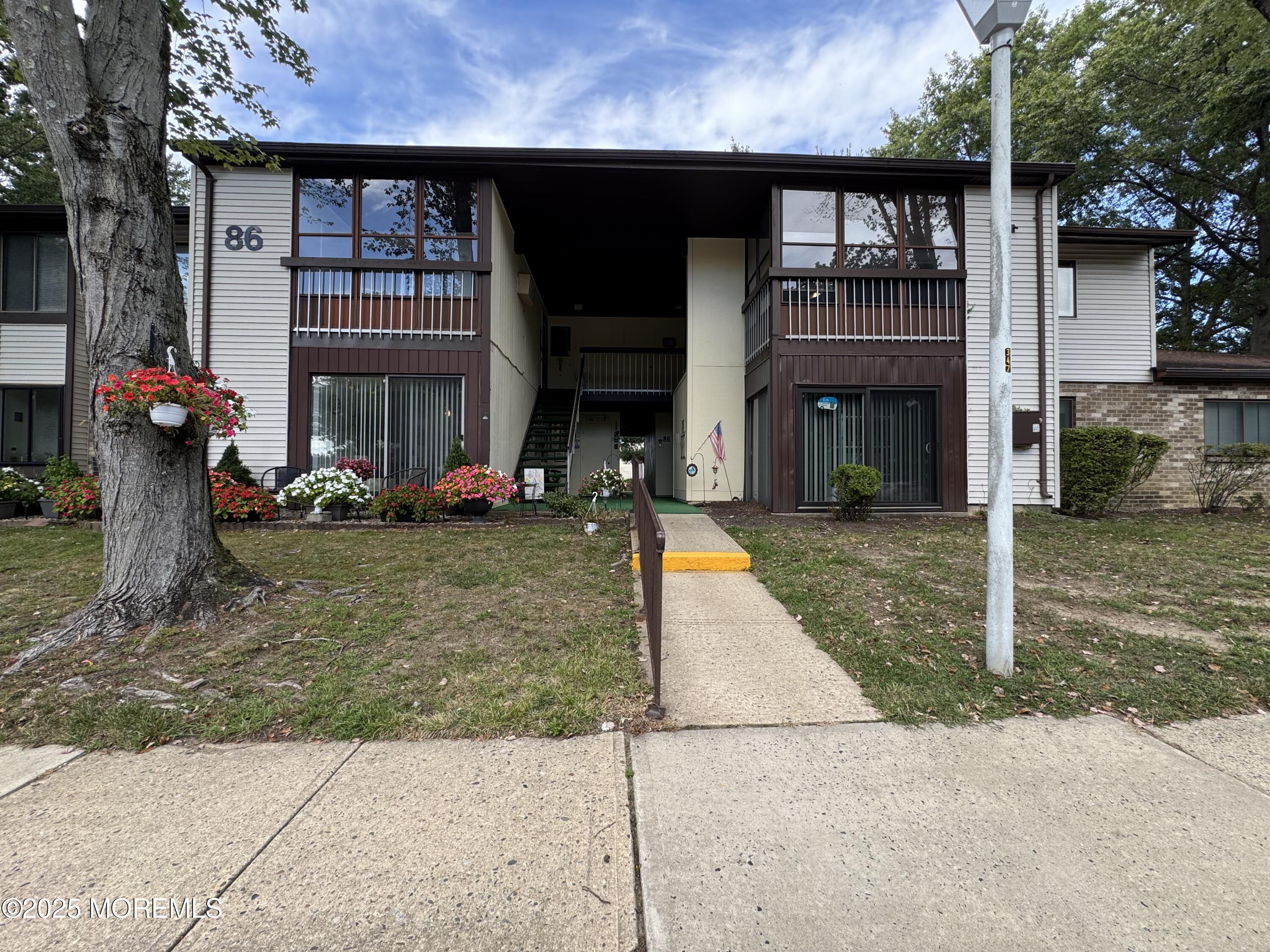 86 Arrowood Road, Unit B Manalapan, NJ 07726 - Photo 2 of 26 IMG_1695