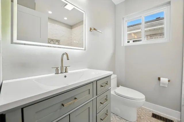 $589,900 | 7441 North Oriole Avenue, Chicago, IL 60631