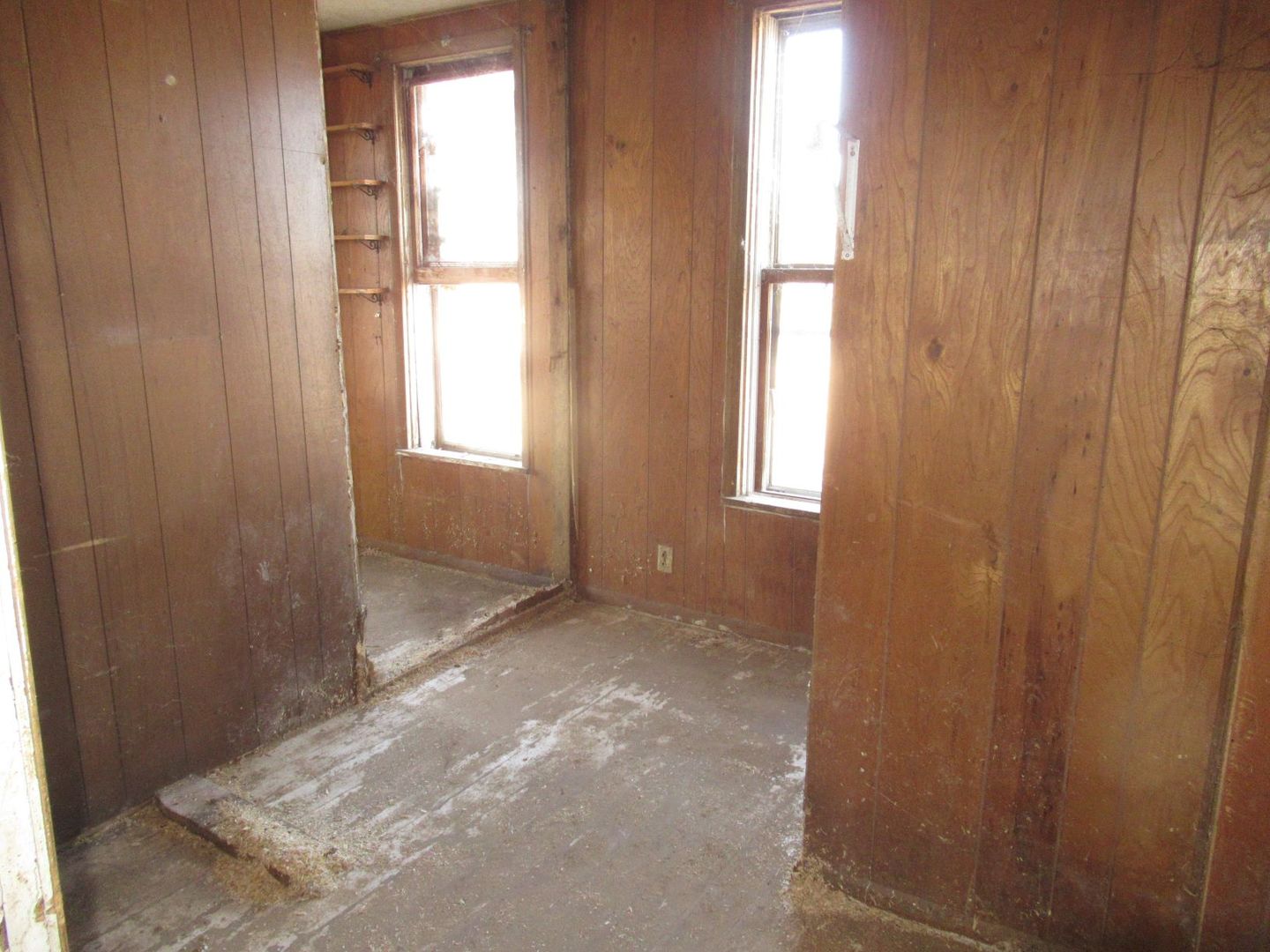 3560 North 2100E Road Ludlow, IL 60949 - Photo 13 of 22 a view of an empty room with a window