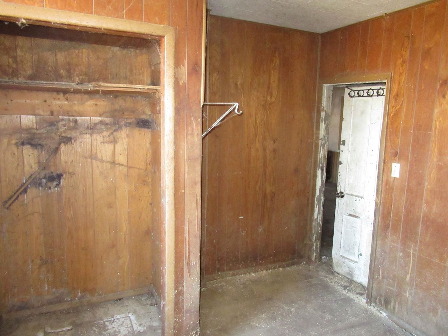 3560 North 2100E Road Ludlow, IL 60949 - Photo 14 of 22 a view of walk in closet
