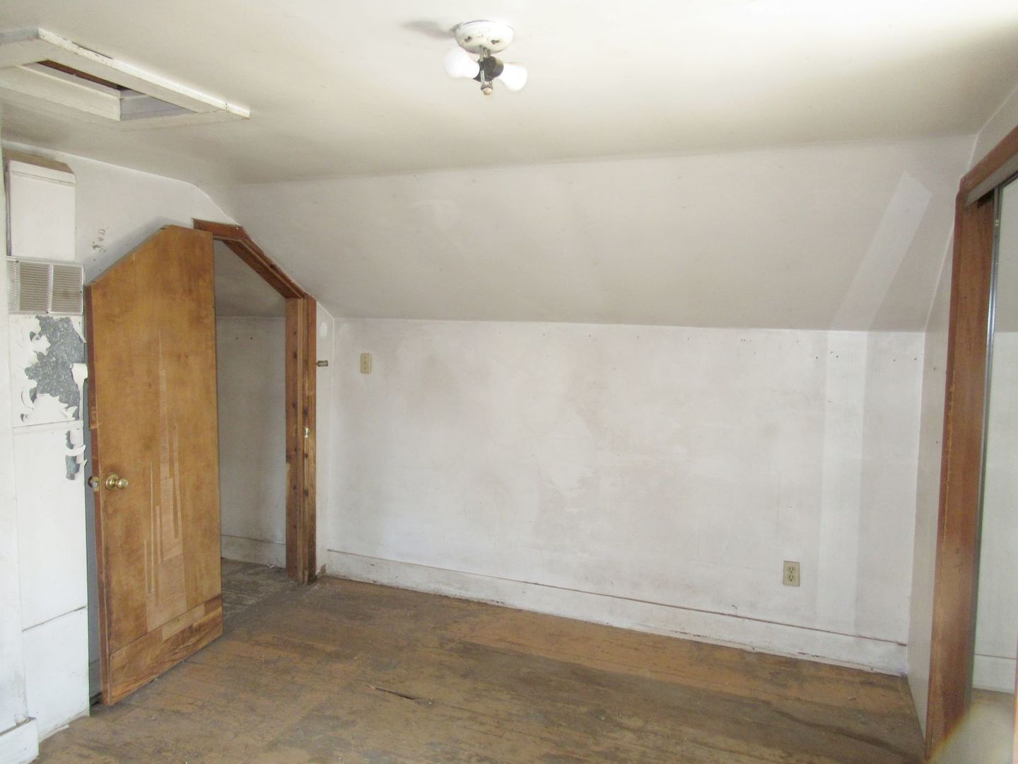 3560 North 2100E Road Ludlow, IL 60949 - Photo 20 of 22 a view of an empty room