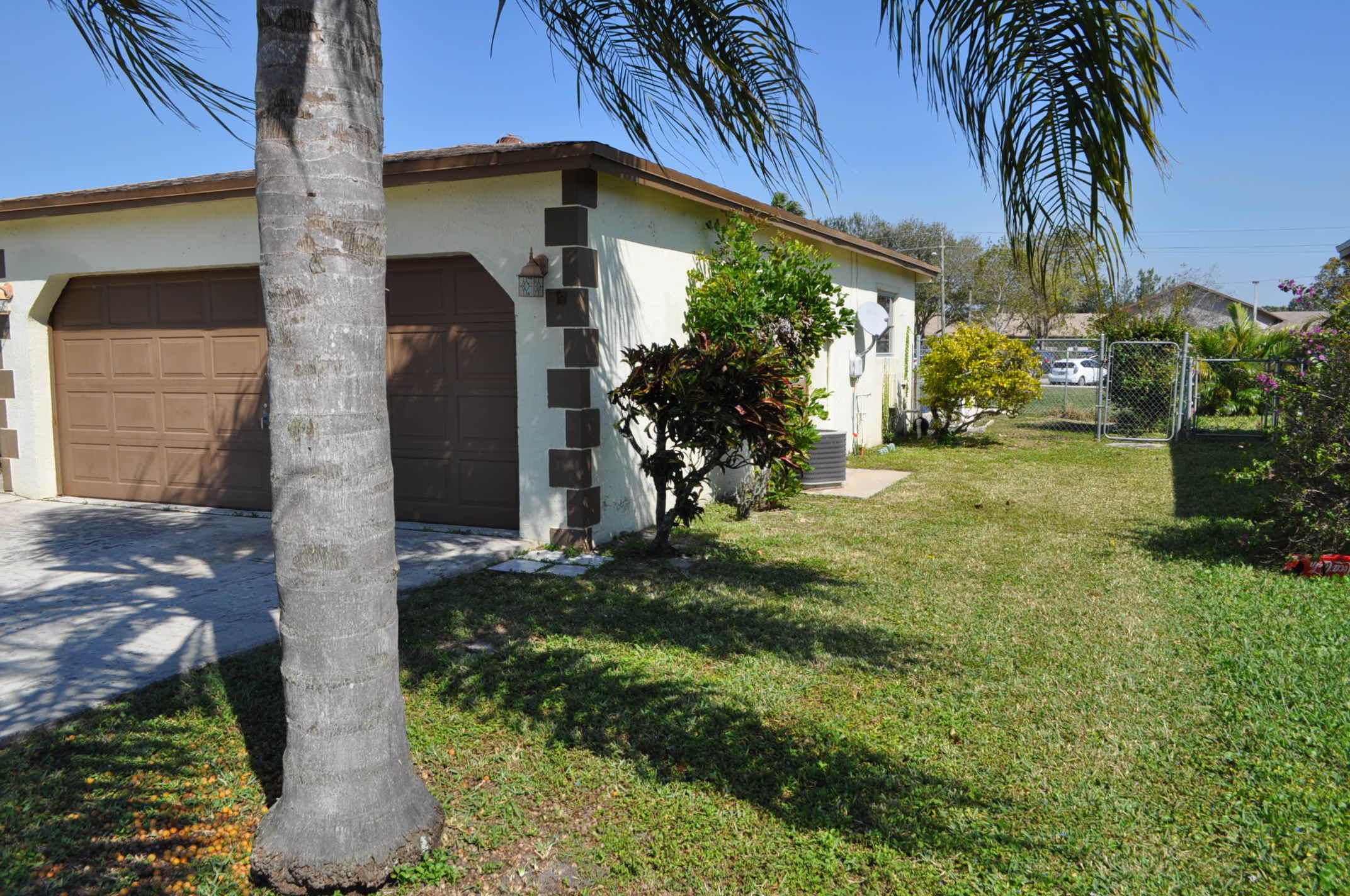 10585 Ermine Avenue Boca Raton, FL 33428 - Photo 3 of 17 DSC_0017