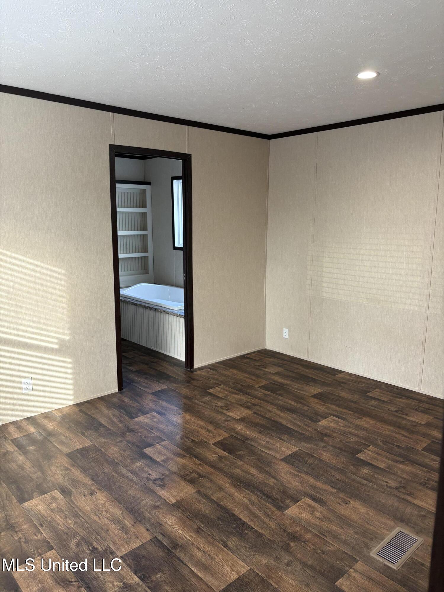 476 Hart Road Canton, MS 39046 - Photo 7 of 13 IMG_7376