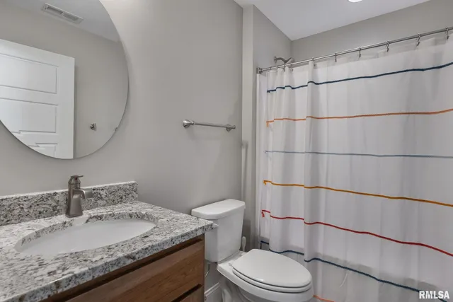 $685,000 | 317 Madison Drive, Riverdale, IA 52722