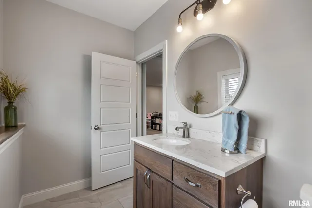 $685,000 | 317 Madison Drive, Riverdale, IA 52722