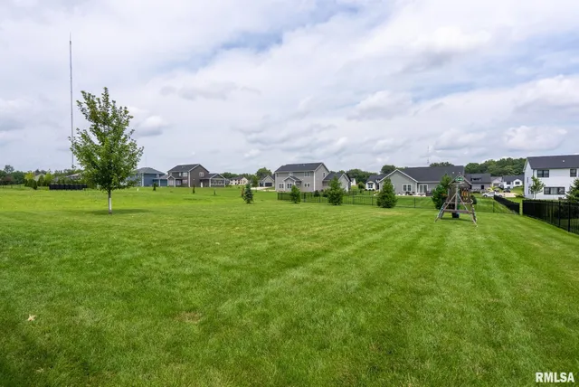 $685,000 | 317 Madison Drive, Riverdale, IA 52722