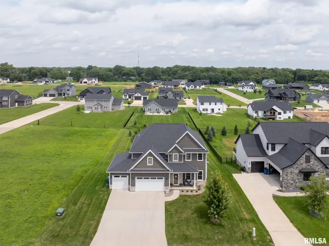 $685,000 | 317 Madison Drive, Riverdale, IA 52722