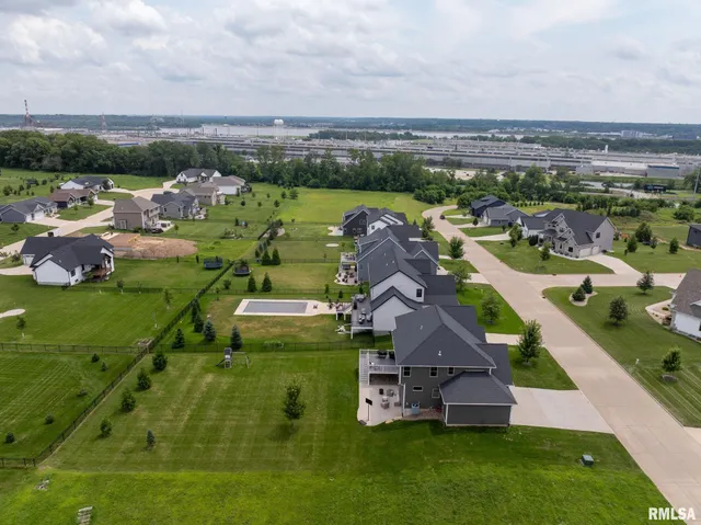 $685,000 | 317 Madison Drive, Riverdale, IA 52722