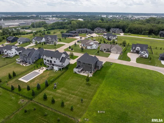 $685,000 | 317 Madison Drive, Riverdale, IA 52722