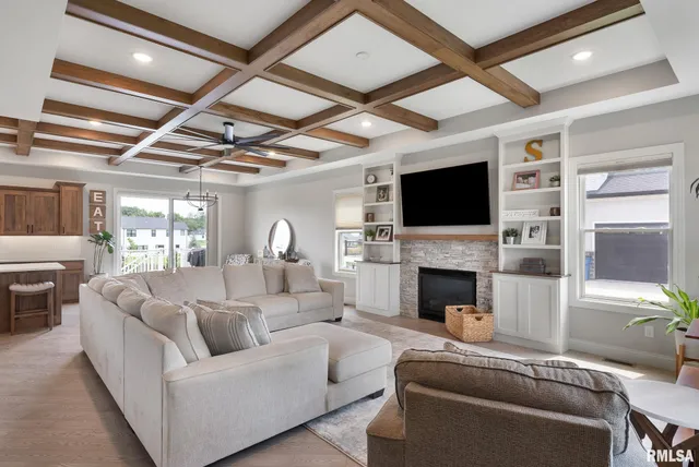 $685,000 | 317 Madison Drive, Riverdale, IA 52722